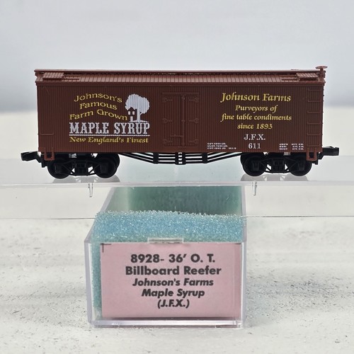 Roundhouse escala N #8928 36’ O.T. Billboard Reefer Johnson’s Maple Syrup JFX 609 | Zustand: Used