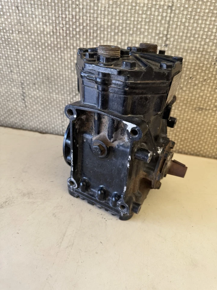 Vintage Ford 1963-1969 Ford Galaxie 500 A/C Compressor OEM C7AA-2875B2 - Image 3 of 4