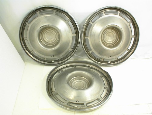 LOT 3 1971 1972 CHEVROLET HUBCAPS 14" inch WHEEL COVERS CAMARO CHEVELLE NOVA - Picture 8 of 8