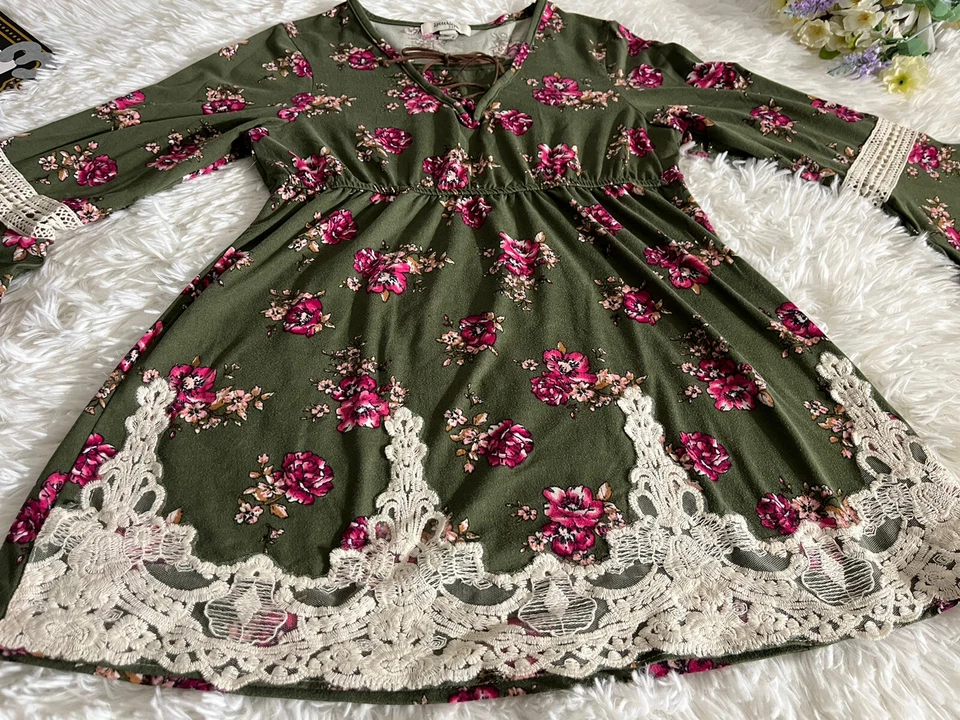 speechless girls blouse size L 10/12 green pink flowers bell sleeves lace - Image 2 of 4