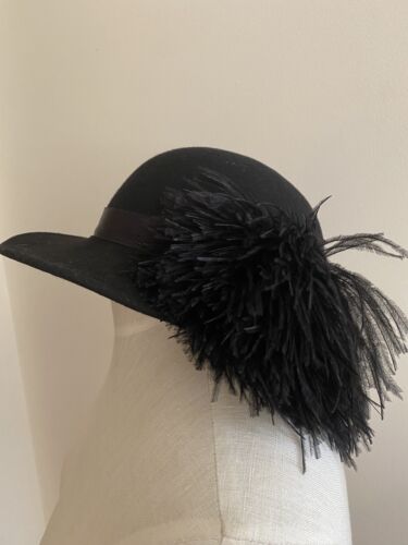 Vintage Georgi Splendide 100% wool hat Black feath