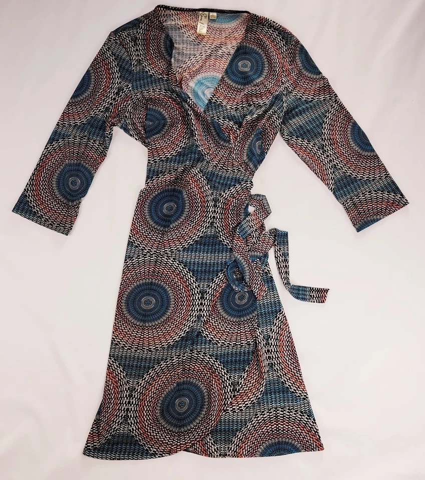 Vestido envolvente Michelle & Emma tejido multicolor elástico para mujer talla grande  Foto 2 de 4