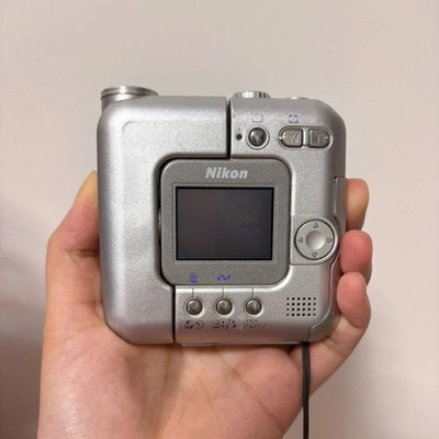 Nikon COOLPIX SQ Digital Camera 3.1MP 3x Optical Zoom Silver