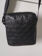 Borsa a tracolla Calvin Klein "Embossed Monogram Crossbody"