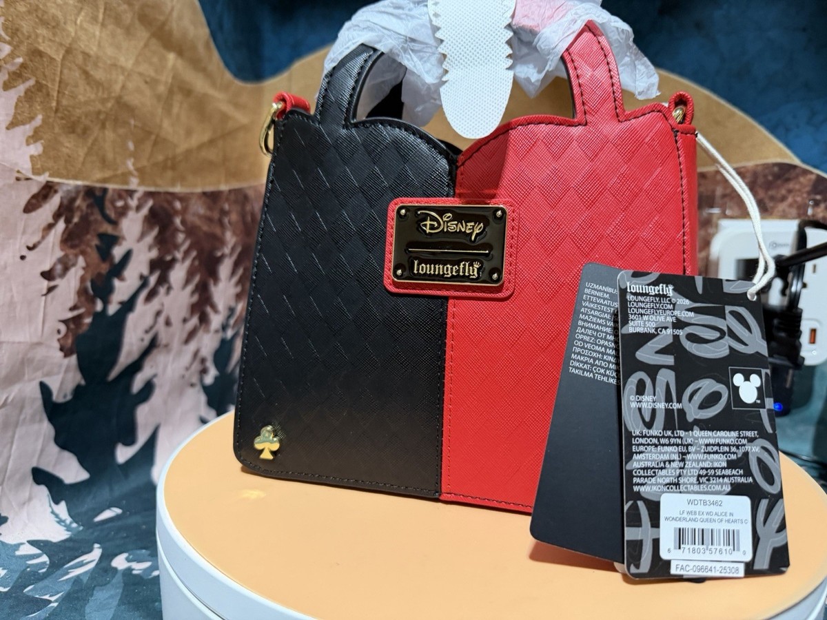 D-13 Loungefly Alice in Wonderland Exclusive Queen of Hearts Crossbody