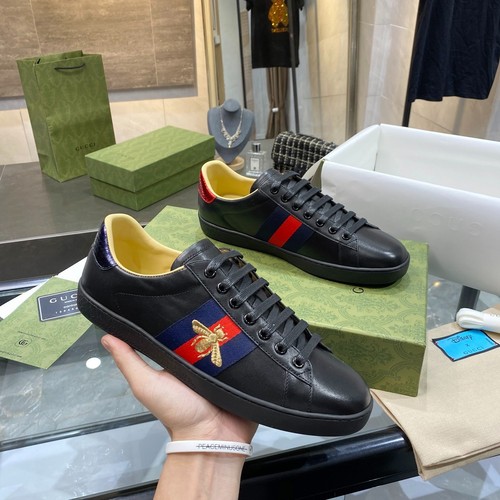 NEW GUCCI Black Leather Ace Bee Embroidered Web Low Top Sneakers Mens