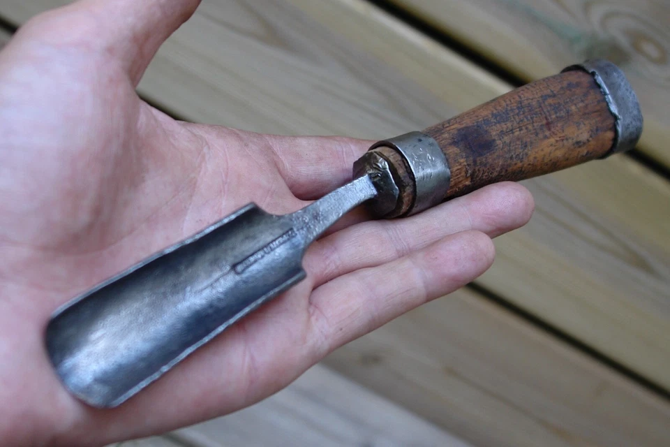  Superbe ancienne gouge acier forgé d"époque 19 ème de marque Peugeot & Jackson - Photo 3/4