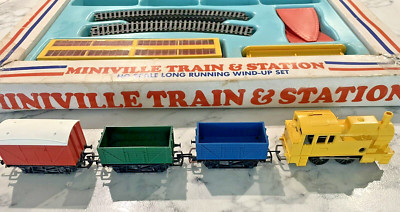 MINIVILLE HO TRAIN Set - Tested works