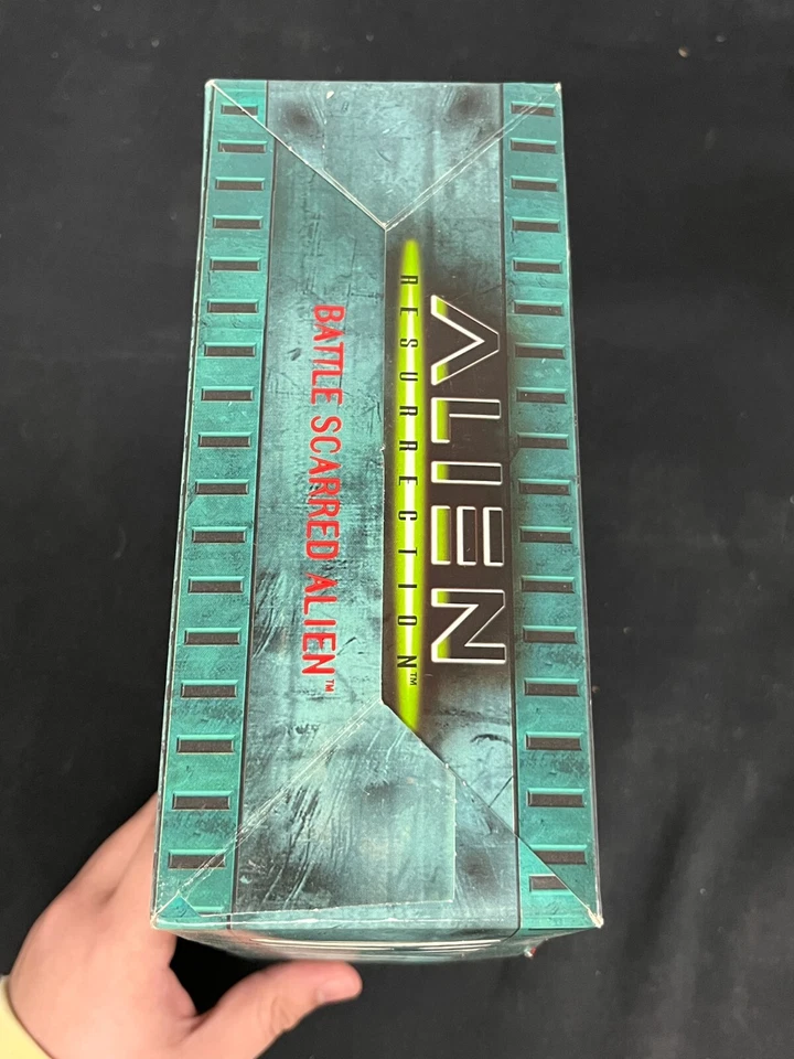 Hasbro Signature Series Alien Resurrection Battle Scarred Alien 1997 nuevo AA Foto 4 de 4