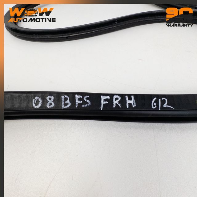 06-13 BENTLEY CONTINENTAL FLYING SPUR FRONT RIGHT DOOR SEAL WEATHERSTRIP OEM