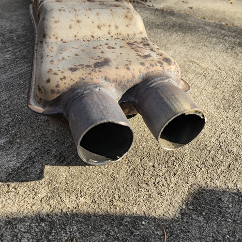 2014 Chevy Camaro SS Mid Exhaust Muffler Resonator OEM - Picture 3 of 5