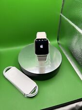 Apple Watch SE GPS, 40mm Starlight Aluminum Case with Starlight Sport Band  - S/M