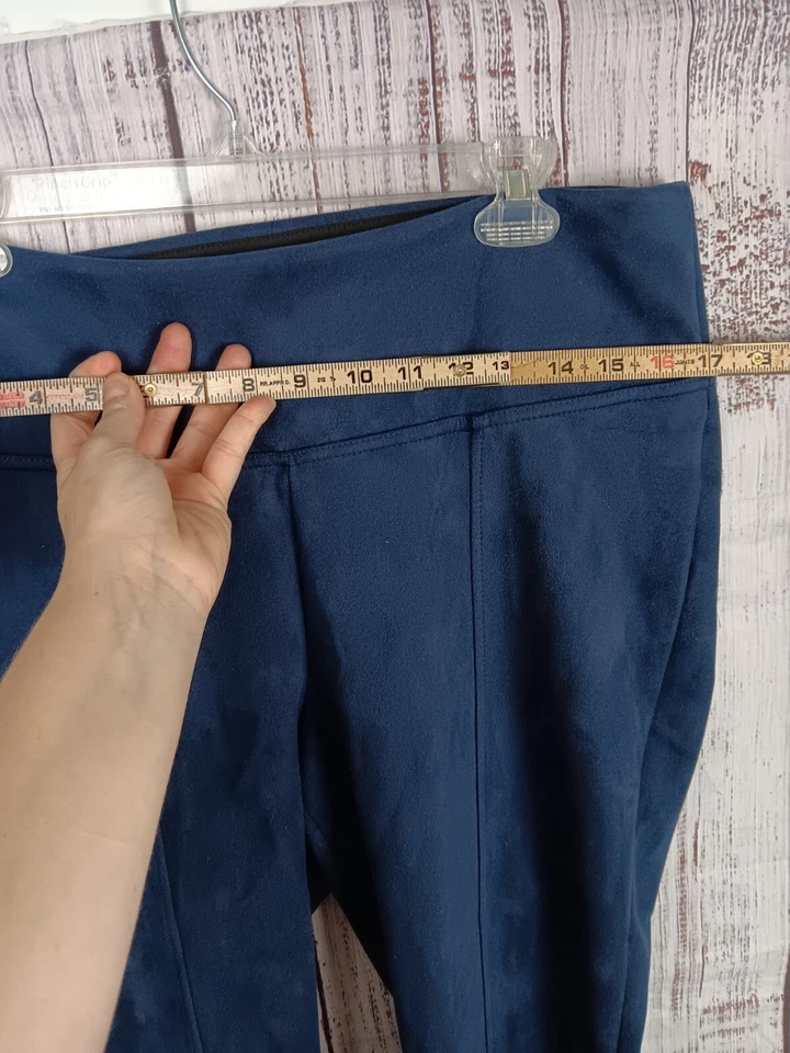 Pantalones para mujer Andrew Marc azul medio de terciopelo tiro medio Foto 2 de 4