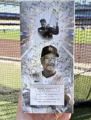 🟦⬜️ NEW DAVE ROBERTS BOBBLEHEAD Dodgers World Champions 5/25/26