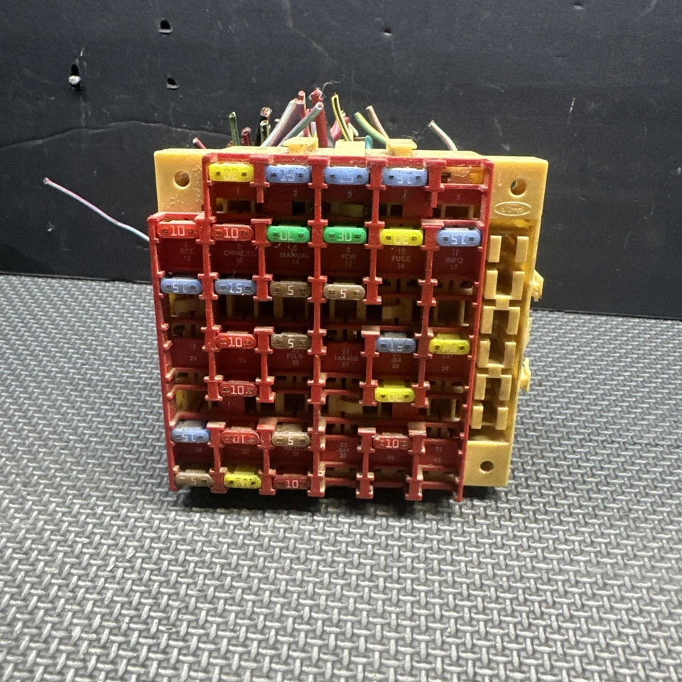 Ford E150 2003 furgoneta bajo tablero caja de conexiones de fusibles 4,2 L gas OEM Foto 2 de 4