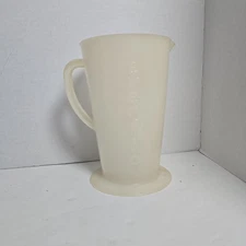 Vintage Evenflo Plastic Measuring Cup Pitcher 32 oz/4 cups RARE HTF Baby Prop