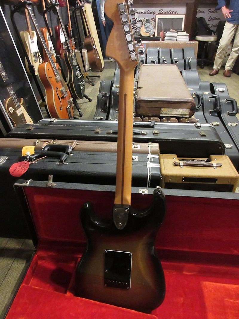 Fender 1977 Stratocaster Sunburst Maple Neck Vintage Electric
