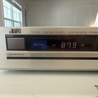 Vintage JVC T-X30 AM-FM Quartz Synthesizer Tuner