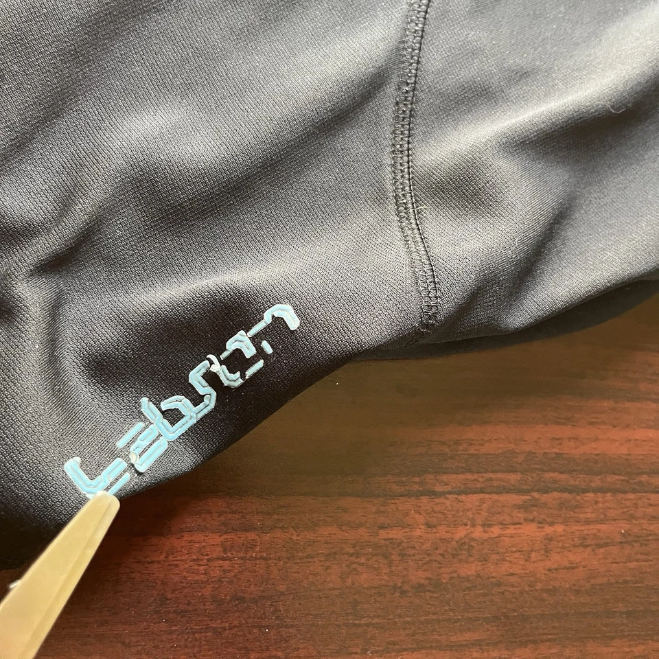 Sudadera con capucha de baloncesto Nike LeBron XI Circuitry Hero ajuste térmico para hombre talla XL Foto 2 de 4