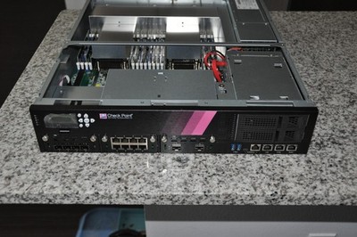 Check Point Software Tech PH-30 Security Gateway - NOS Complete Never USED