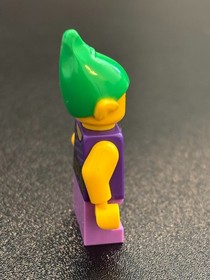 LEGO Minifigure Holiday Elf Female &ndash; hol085 Purple Outfit Green Hat