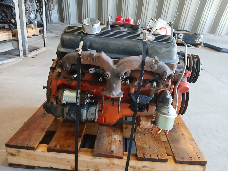 73-74 CORVETTE C3 5.7L 350CI 4 BOLT ENGINE ASSEMBLY WITH SOME ACCESSORIES - Image 3 of 4