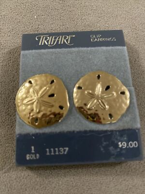 Trifari Sand Dollar Clip Earrings Mint on Card MOC