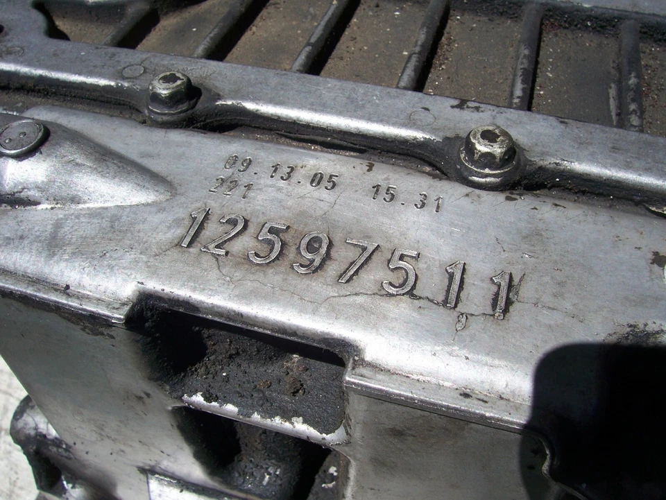 Cadillac CTS STS SRX 2006-2012 3,0 L 3,6 L OEM GM cárter de aceite de motor de fábrica 12597511 Foto 4 de 4