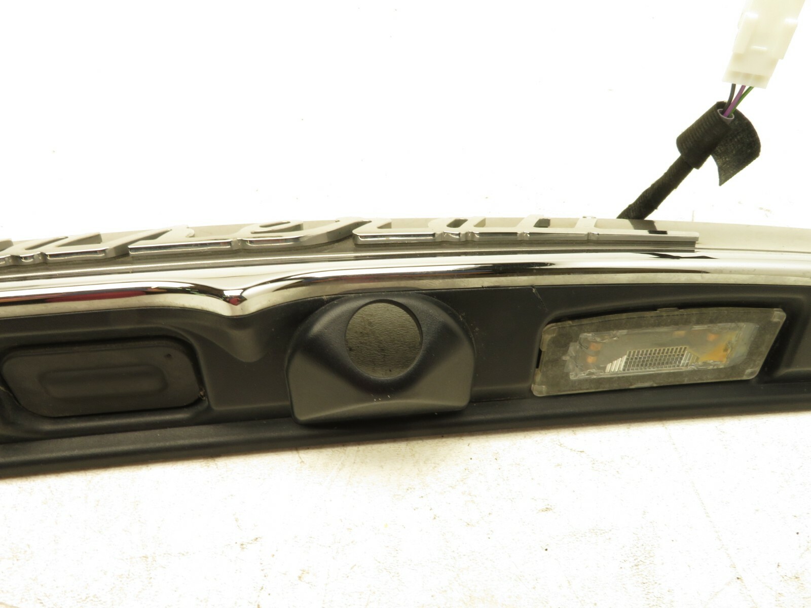 2014-2017 MASERATI GHIBLI SEDAN REAR TRUNK LID MOLDING COVER PANEL TRIM OEM