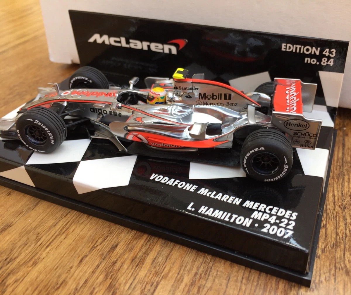 MINICHAMPS Hamilton McLAREN MERCEDES VODAFONE MP4-22 F1 2007 1:43rd 530 074302