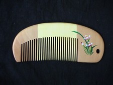 HAND PAINTED FLOWER NATURAL WOOD COMB NEW  8934 UNIQUE COMBINE SHIPPING 