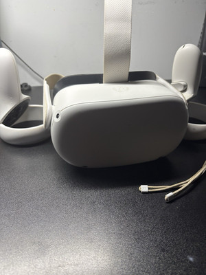 Meta Quest 2 Standalone VR Headset 120 Hz Refresh Rate, White