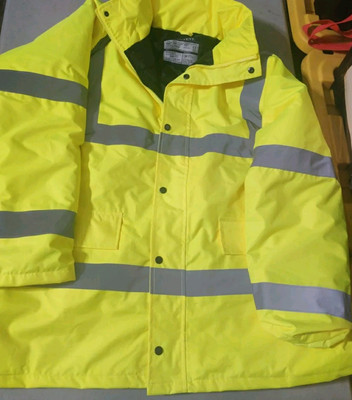 Portwest High Visibility Men's Jacket Type R Class 3 No Worn 