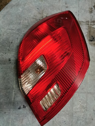 Rücklicht Rückleuchte rechts  5J6945112  Skoda Fabia II 5J  Kombi Facelift