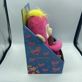 WowWee Fingerlings Hugs Bella Friendly Interactive Plush Monkey Pink NEW