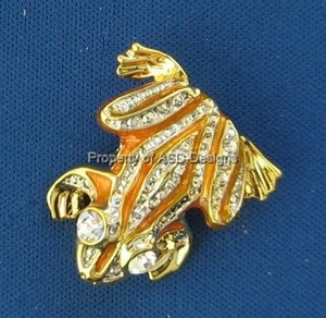 Authentic Gold Plated Leaping Striped Swamp Frog Toad Brooch 5939