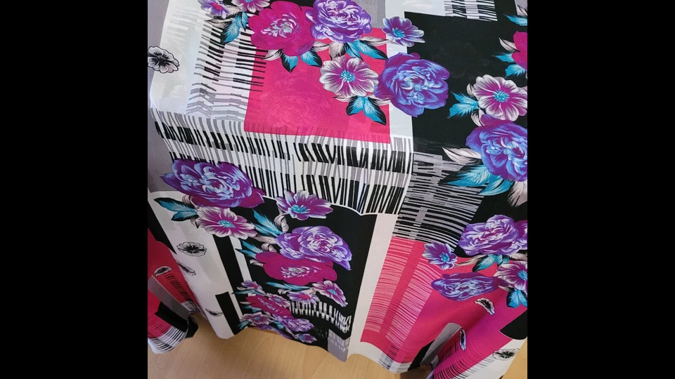 Stoffrestposten für Blusen und Kleider, Pink mit Blumenmuster aus Chiffon NEU!! - Bild 2 von 2