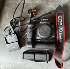 Canon EOS 7D Mark II DSLR Camera Plus canon battery grip 2 batteries and charger
