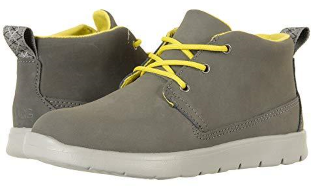 canoe chukka sneaker