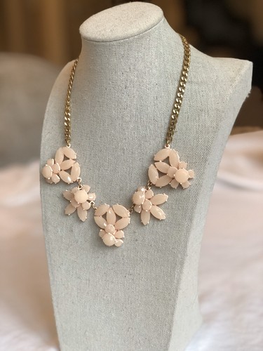 NWOT J CREW Gemstone Cluster SOFT BLOSSOM Statement NECKLACE & Dust Bag $54.50 - Picture 4 of 5