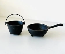 Miniature Cast Iron Spider Skillet & Cauldron Pot w/ Handle, Dollhouse Furniture