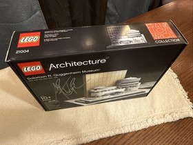 LEGO ARCHITECTURE: Solomon Guggenheim Museum (21004) - Signed By Designer