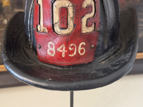 Vintage Leather Fire Helmet Front Cairns FDNY Ladder 102 Truck Brooklyn - Picture 3 of 7