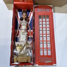Poppy Parker 2017 GOLDEN HOLIDAY The Swinging London Collection NRFB