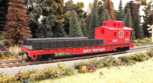 * HO * Mehano * Great Northern Boom Tender Caboose GN No.9002 * M29597 * | Zustand: Used