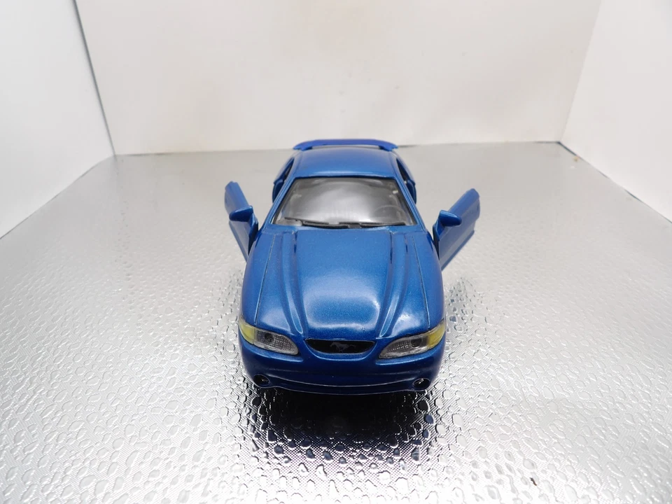 1994 FORD MUSTANG COBRA     NEW RAY   1:32 DIECAST  PULL BACK ACTION! - Image 3 of 4