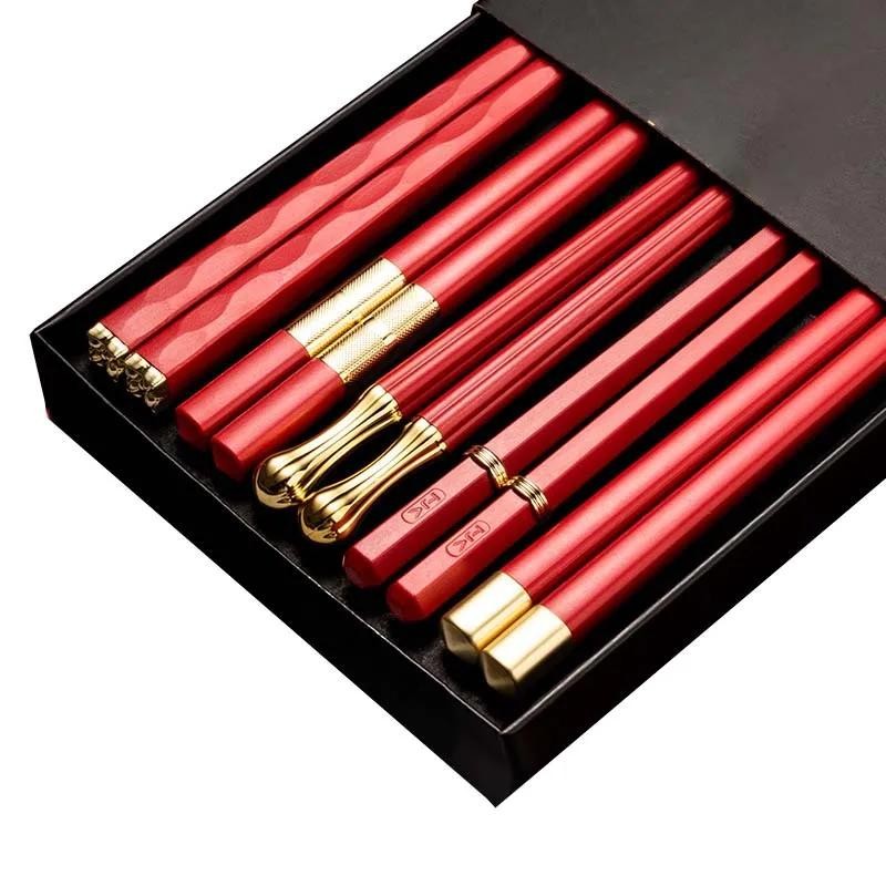 Foto 27 di 36