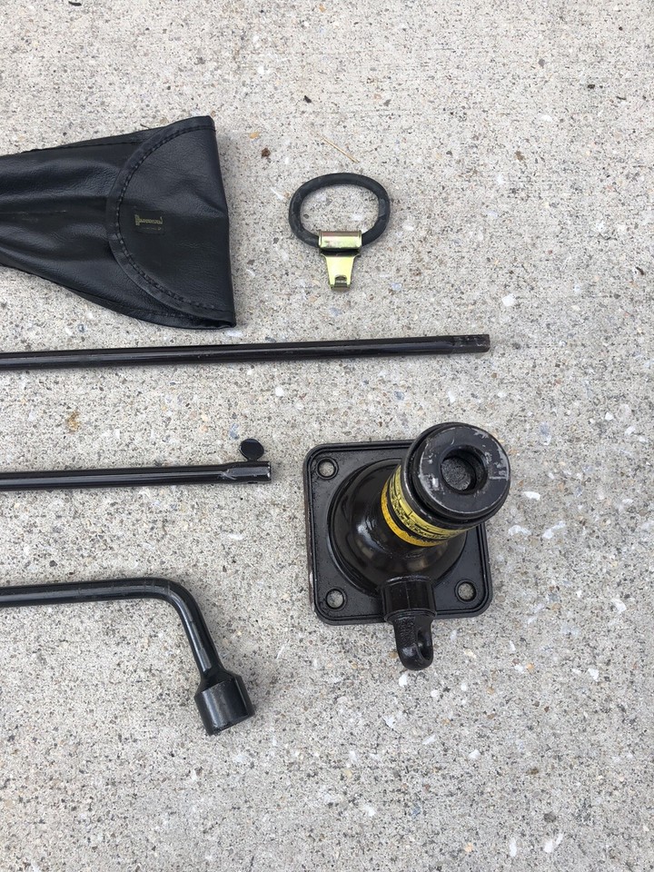 9602 Toyota 4runner OEM Bottle Jack Handle Tool Kit Lug Wrench Spare