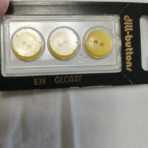 Dill-Buttons Plastic Round Yellow Glossy 838 9/16" (14MM) Set of 3 - Picture 3 of 3