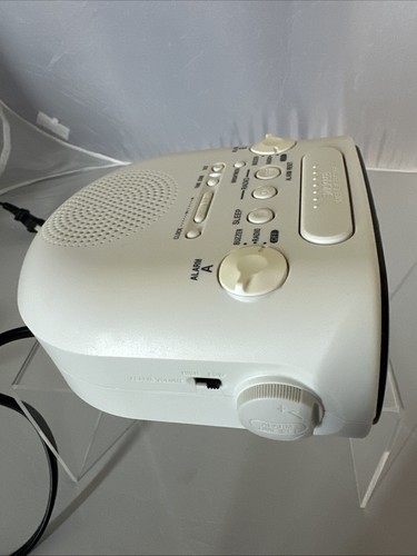 Sony Dream Machine AM/FM Dual Alarm White Clock Radio Model ICF-C318 - Picture 5 of 8